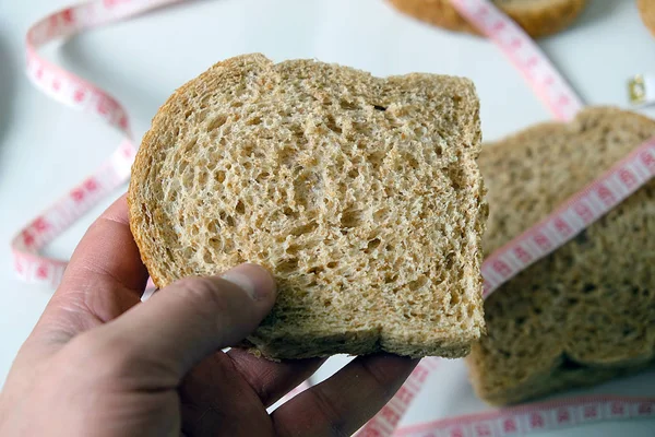 wholemeal bread, diet and bran bread, bran bread for weight loss, bran bread for old people,