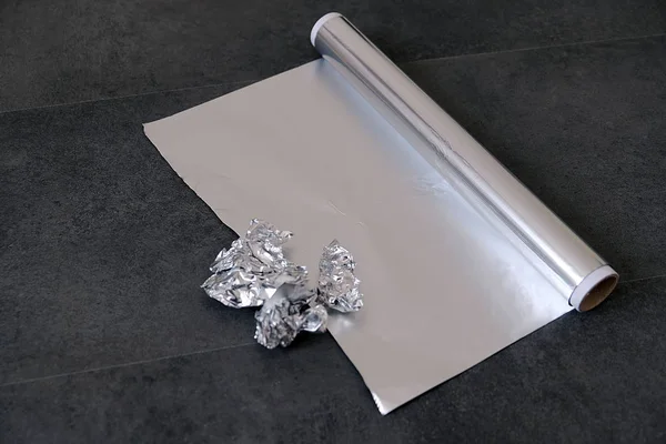 Alüminyum folyo, rulo şeklinde alüminyum folyo, fırında pişirmek için alüminyum folyo.