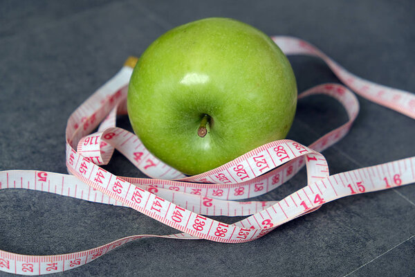 green apple and weight loss, diet and green apple, green apple to consume a healthy weight,