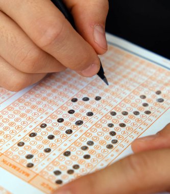 optik kağıt, işaretlenmiş soru seçenekleri ve optik sınav kağıdı,