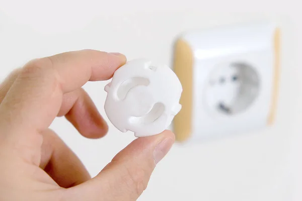 Elektrik prizleri için çocuk koruma aygıtı,
