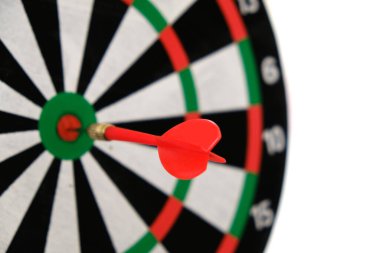 Dart okları, başarı ve dart tahtasıyla başarıyı ifade etmek,