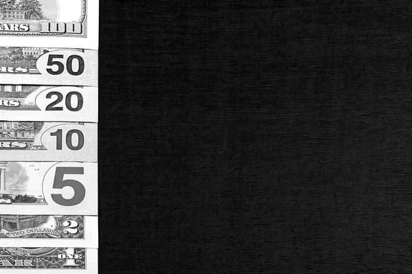US $en fondo de pizarra negra blanco y negro . —  Fotos de Stock