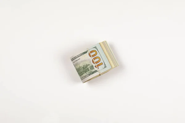 미국의 스택 흰색 배경에 고립 된 100 달러. — 스톡 사진