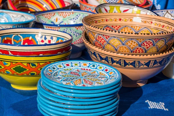 Renkli el yapımı seramik seramik Pazar stand
