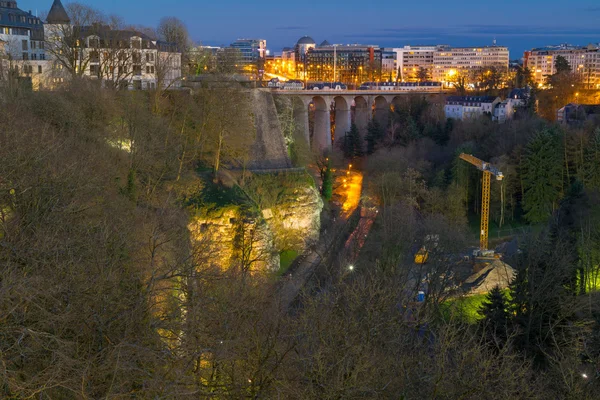 Lüksemburg viyadük veya eski köprü, Petrusse Vadisi ve Lüksemburg şehir merkezinin panoramik görünüm