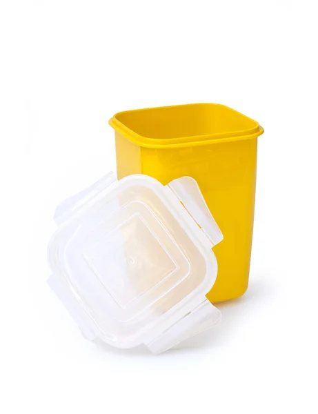 Recipiente de comida de plástico isolado em fundo branco com clippin — Fotografia de Stock