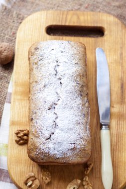 ceviz ve Bitter çikolata Muzlu Kek