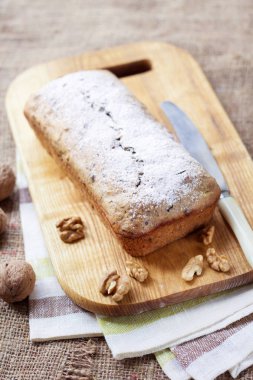 ceviz ve Bitter çikolata Muzlu Kek