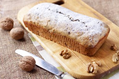 ceviz ve Bitter çikolata Muzlu Kek