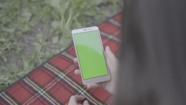 Teléfono celular de pantalla verde 4K Android — Vídeo de stock