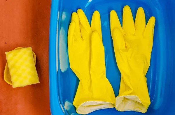Поддержание чистящих средств для защиты рук — стоковое фото