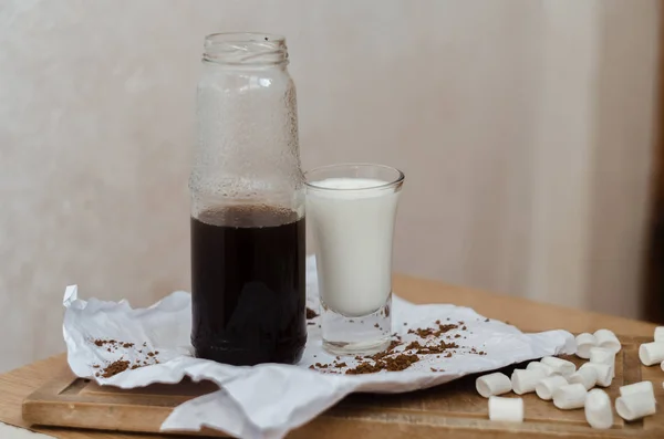 El café caliente y la leche caliente el capuchino — Foto de Stock