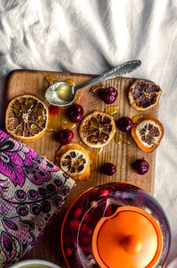 Dekorasyon kurutulmuş portakal, kiraz