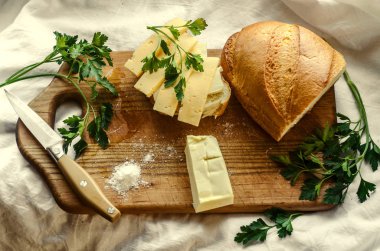 Dilimlenmiş peynir sandviç