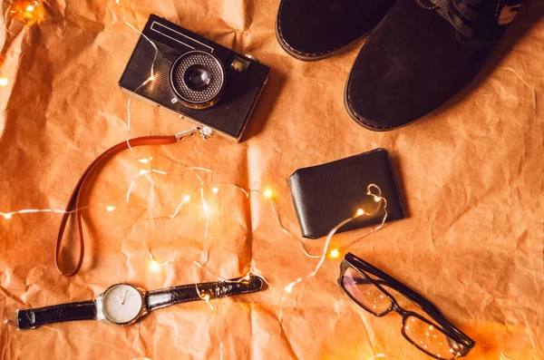 Camera, schoenen, horloge, reiskaart — Stockfoto