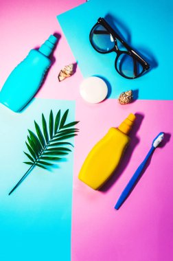 eğlence için şeyler. hijyen ve sağlık. vücut bakımı. Sprey, krem, gözlük, fırça, diş macunu, sabun