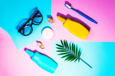 Holiday resort tatil için. hijyen ve bakım vücut için. sabun, diş fırçası, Yapıştır. gözlük ve güneş koruyucu