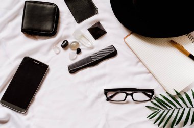 Yukarıdan görüntüleyin. öğeleri seyahat ve eğlence yolda.