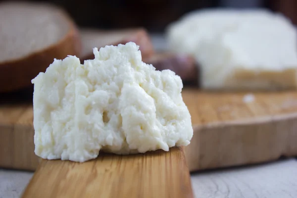 Panneer de queijo indiano tradicional com pedaços de pão — Fotografia de Stock