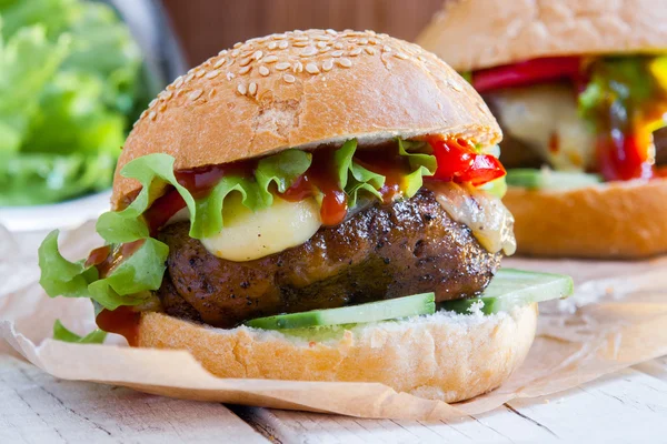 Vegetarisk burgare med seitan - vegan kött — Stockfoto