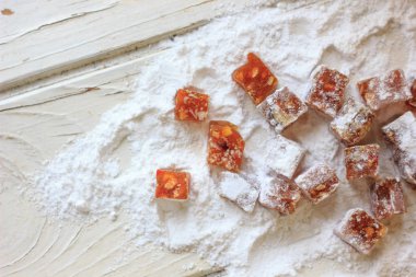 Adet pudra şekeri Ayva Reçeli.