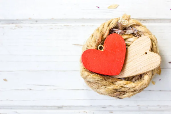 Dos corazones en el nido - Concepto de familia y San Valentín — Foto de Stock