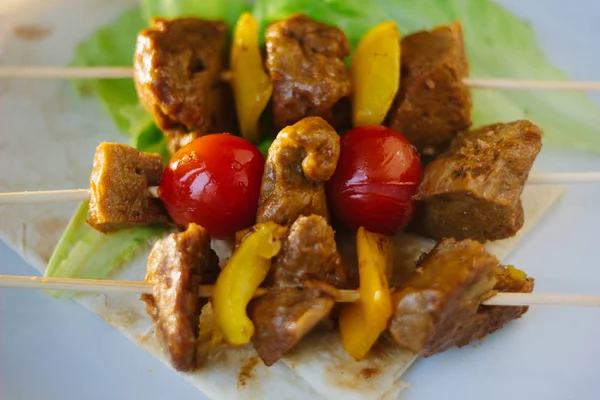 Seitan kebab di piring — Stok Foto