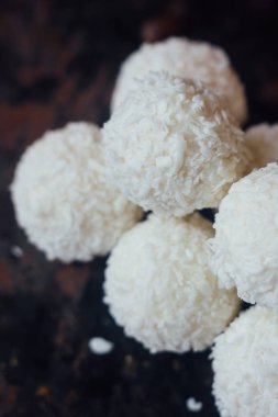 Güzel beyaz tatlılar - romantik tatlı konsepti.