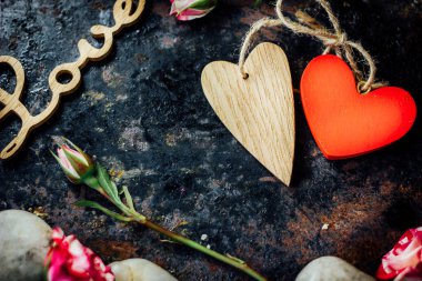 İki Sevgililer günü kalpleri togerher sınırlı. Sevgililer günü arka plan.