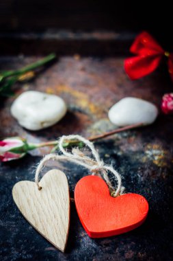 İki kalp birlikte sınırlı. Sevgililer günü arka plan.