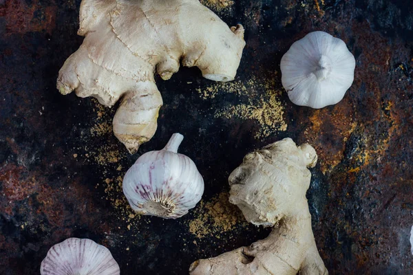 Zencefil kökü ve sarımsak — Stok fotoğraf