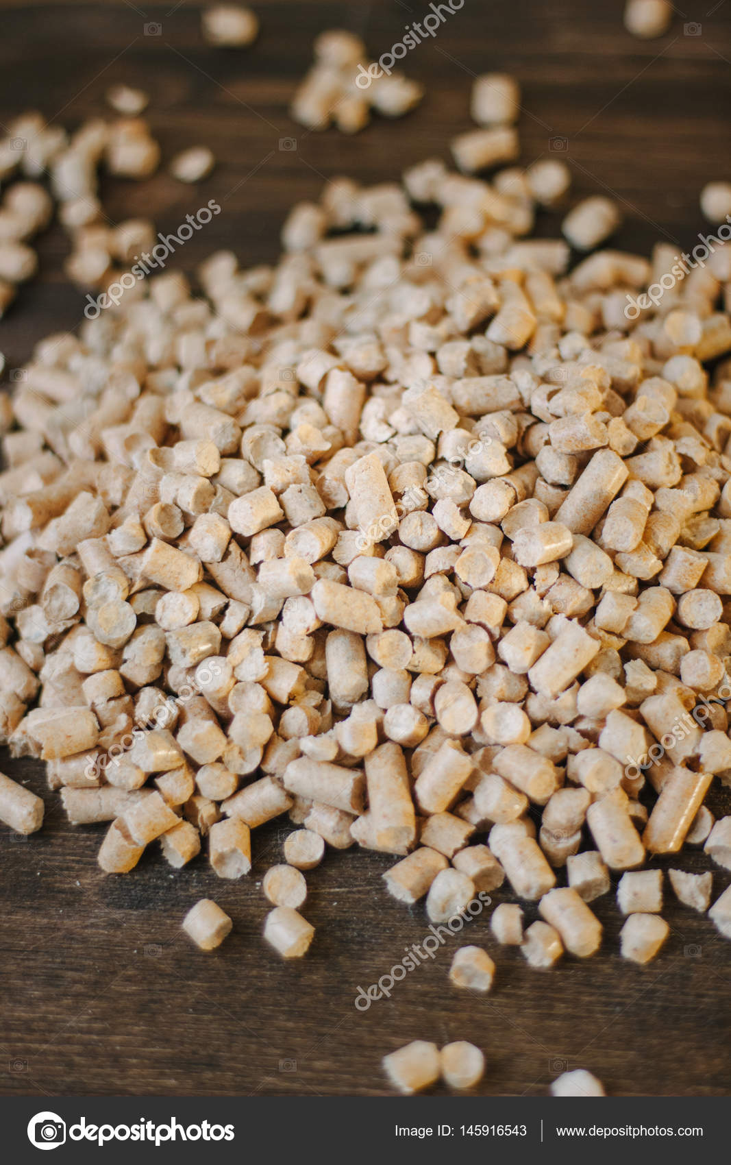 Granules De Bois Egalement Utilises Comme Litiere Pour Chat Image Libre De Droit Par Sharafmaksumov C
