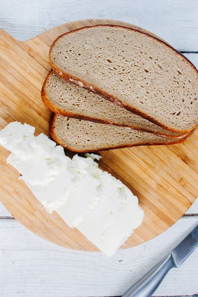 Panneer tradicional de queso indio con trozos de pan — Foto de Stock