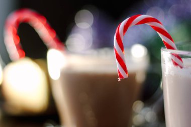 Sıcak Noel içecek şeker kamışı.