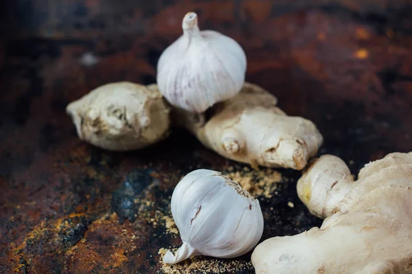 Zencefil kökü ve sarımsak — Stok fotoğraf