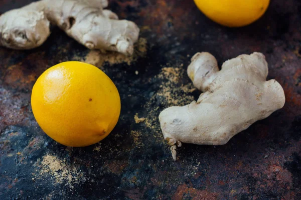 limon ve zencefil kökü