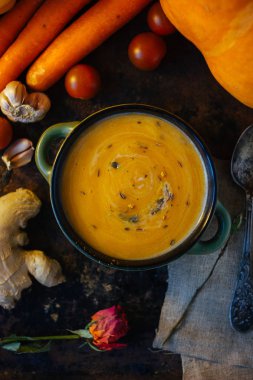 Havuç ve zencefilli krema çorbası..