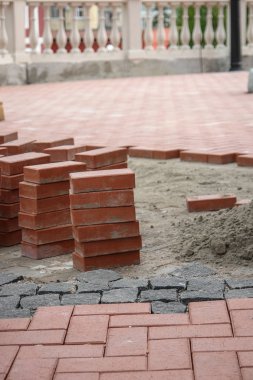 Sidewald ya da kırmızı tuğlalı kaldırım Costruction.
