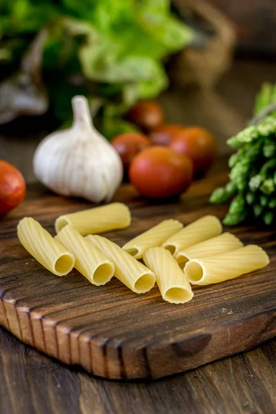 意大利面, 芦笋和其他蔬菜 — 图库照片