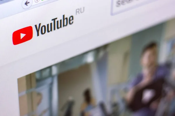 Ryazan, Rusya Federasyonu - 01 Mart 2018 - Pc ekranda Youtube sitesinin resmi homepage