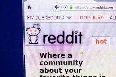 Ryazan, Rusya Federasyonu - 01 Mart 2018 - Ana Pc ekranda popüler servisin Reddit.com