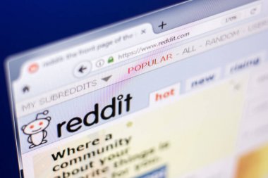 Ryazan, Rusya Federasyonu - 01 Mart 2018 - Ana Pc ekranda popüler servisin Reddit.com