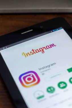 Ryazan, Rusya Federasyonu - 21 Mart 2018 - Instagram mobil uygulaması Tablet Pc bir ekranda