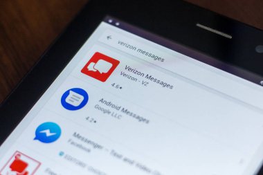 Ryazan, Rusya Federasyonu - 21 Mart 2018 - Verizon iletileri simgesinde mobil uygulamalar listesi