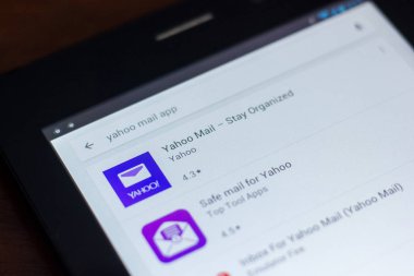 Ryazan, Rusya Federasyonu - 21 Mart 2018 - Yahoo posta kutsal kişilerin resmi içinde mobil uygulamalar listesi