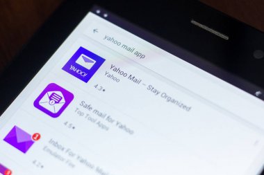 Ryazan, Rusya Federasyonu - 21 Mart 2018 - Yahoo posta kutsal kişilerin resmi içinde mobil uygulamalar listesi