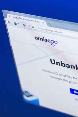 Ryazan, Rusya Federasyonu - 29 Mart 2018 - Pc ekranda, web adresi Omisego ana cryptocurrency - omg.omise.co