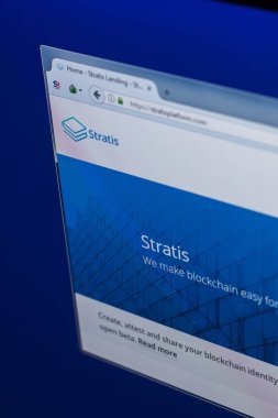 Ryazan, Rusya Federasyonu - 29 Mart 2018 - ana Stratis Kripto para üstünde Pc göstermek, web adresi - stratisplatform.com