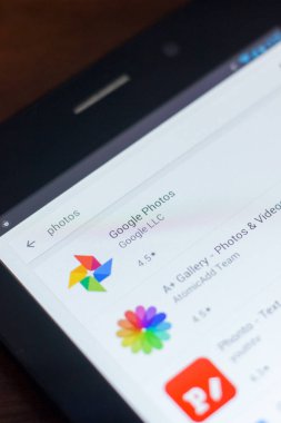 Ryazan, Rusya Federasyonu - 21 Mart 2018 - Google fotoğraf simgesini mobil uygulamalar listesi
